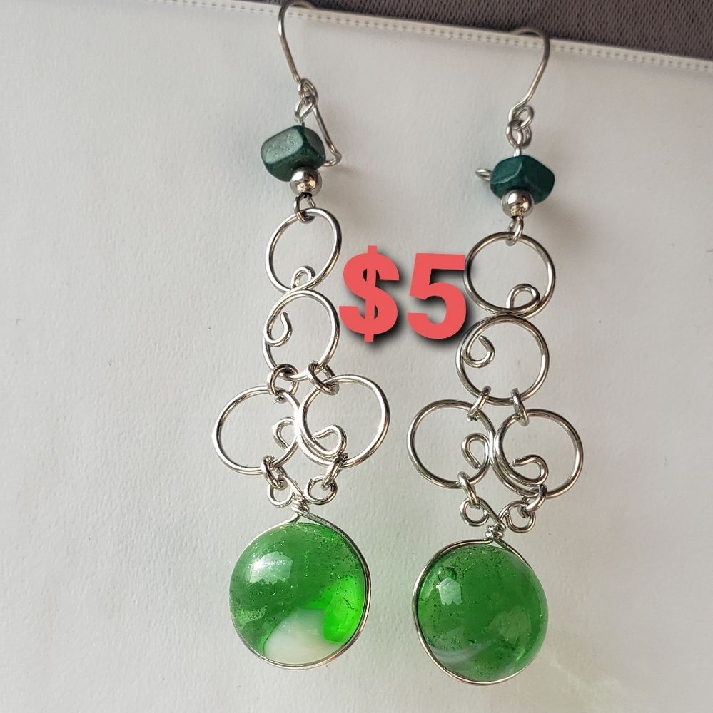 New HANDMADE green glass earrings jewelry New - Picture 1 of 2